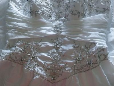 Wedding dress size M