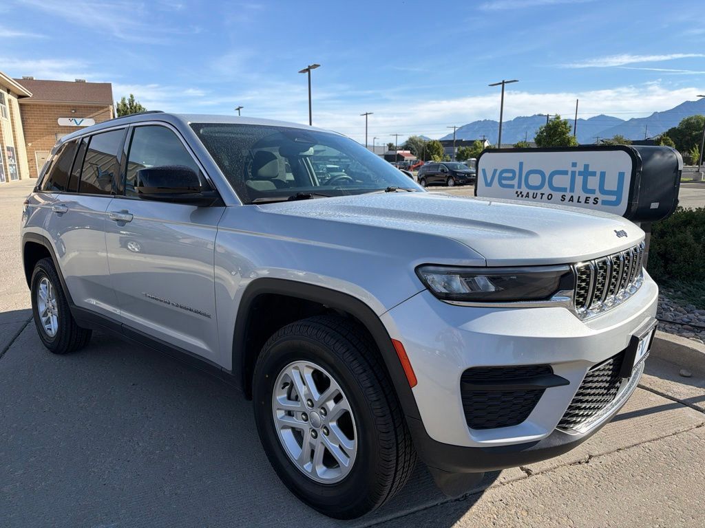 2024 Jeep Grand Cherokee Laredo