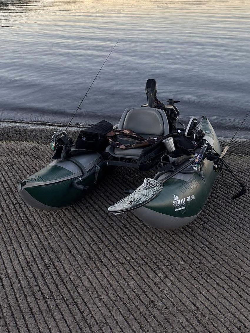 Outcast PAC 900 Pontoon Fishing Boat w/ Minn Kota Motor & Garmin Striker GPS