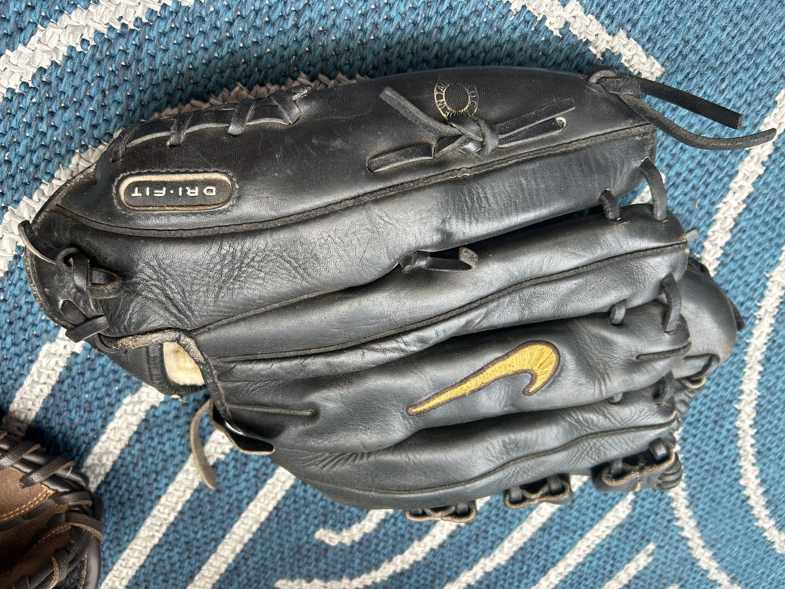 RAWLINGS & NIKE BASEBALL GLOVE EXCELLENT CONDITION $40 EACH