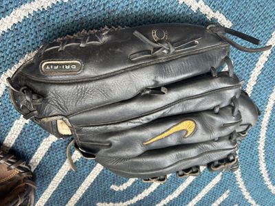 RAWLINGS & NIKE BASEBALL GLOVE EXCELLENT CONDITION $40 EACH