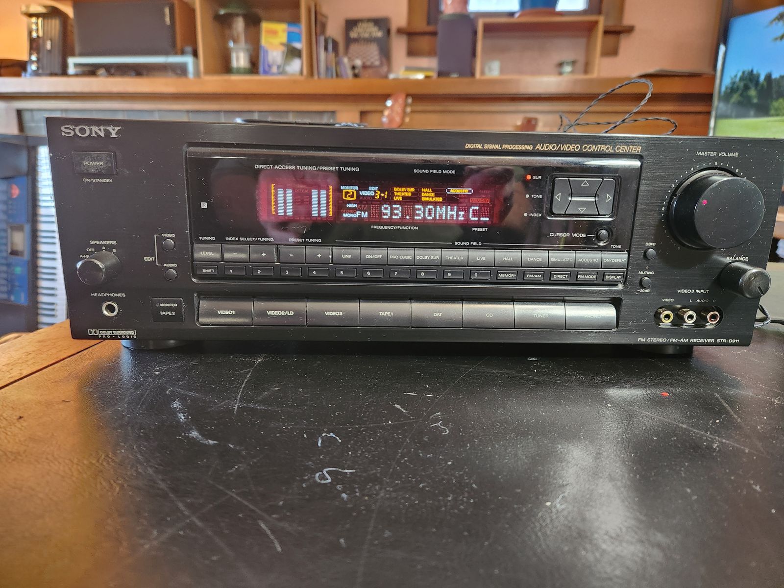 Sony receiver STR-D911, 7.1 Surround sound,  has digital optical and coaxial,  works great, loud and clean
