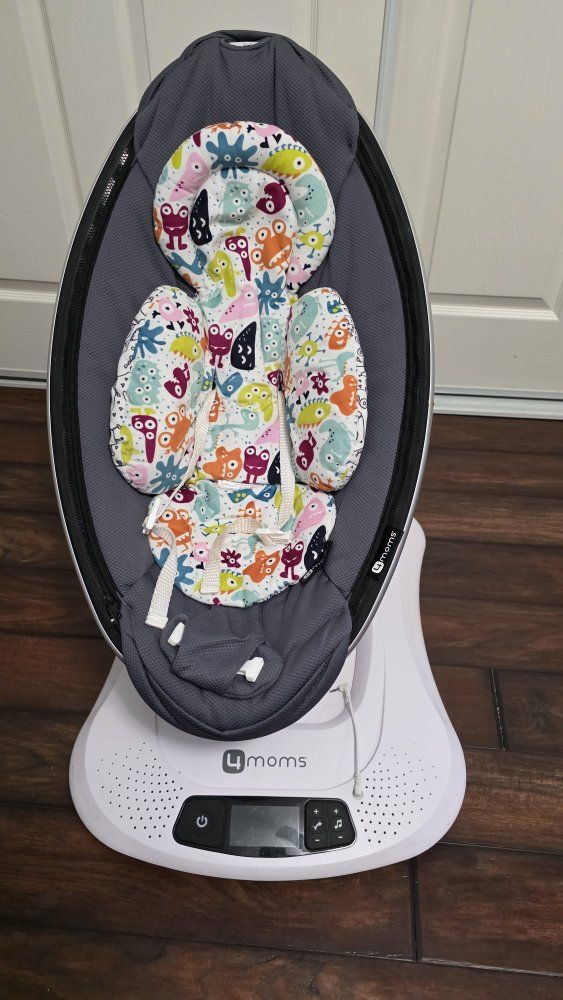 4 Mom Mamaroo infant swing