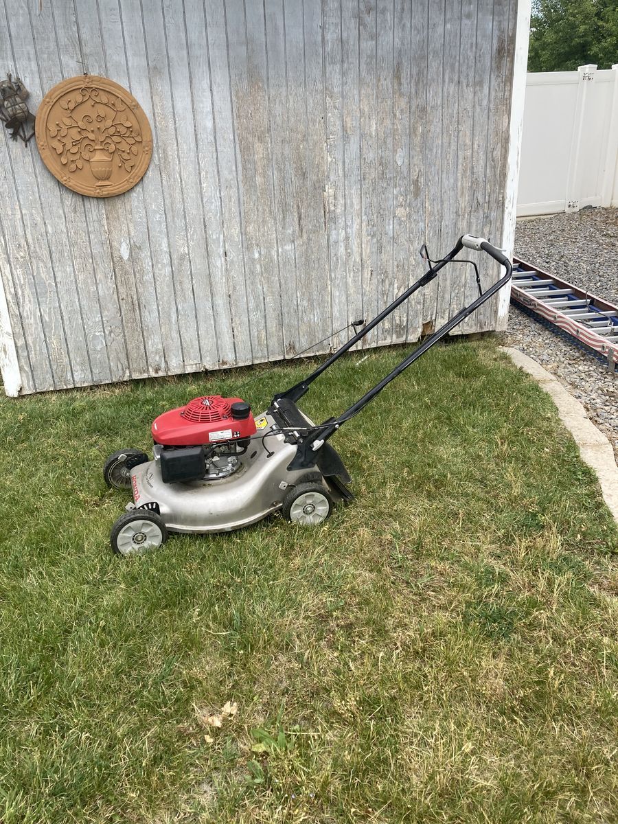 Self-propelled lawnmower for repair