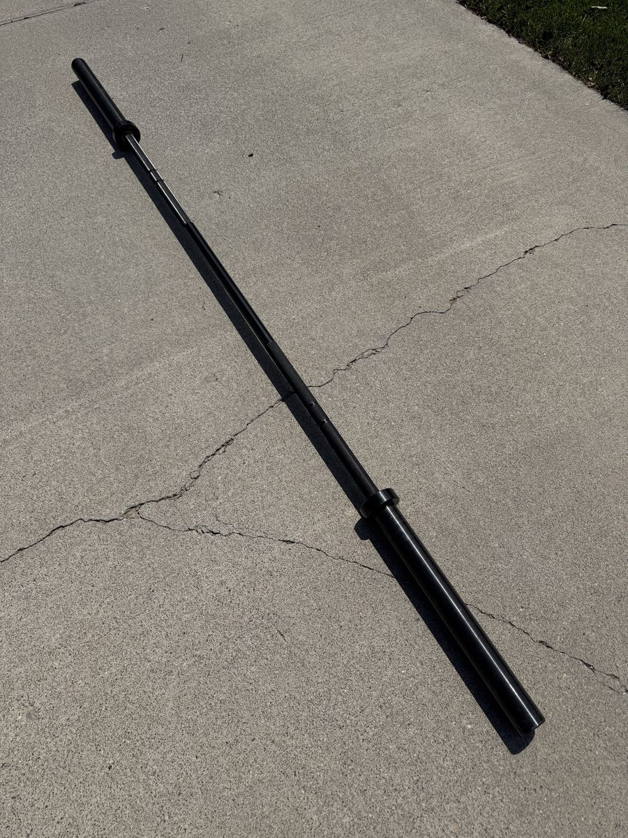 Rogue Ohio Barbell - Black, 45lb Olympic Weightlifting Bar for Home Gym
