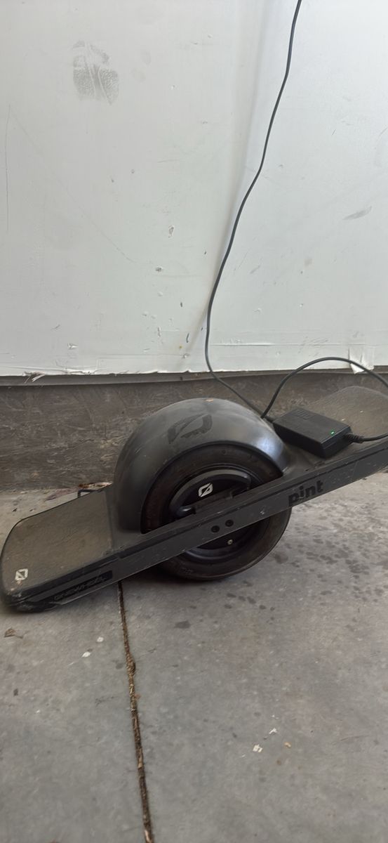 One wheel( won’t turn on)