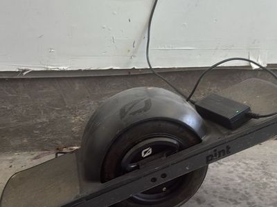 One wheel( won’t turn on)