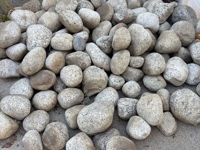 Free rocks must come get