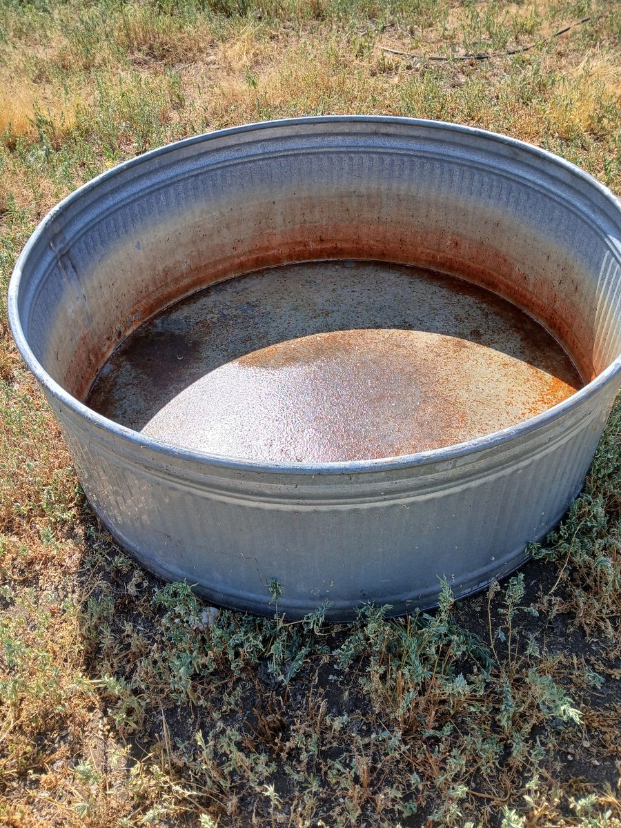 Behlen water trough