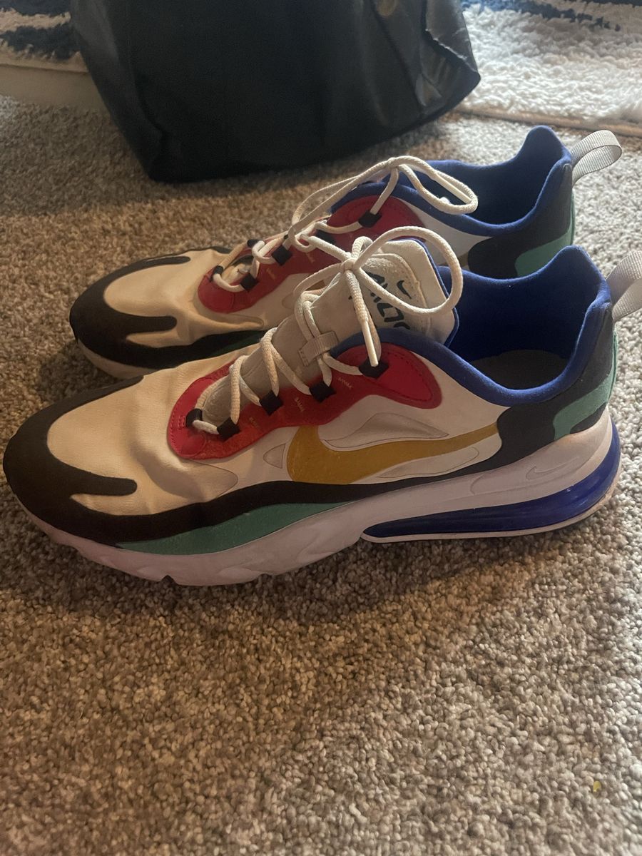 Nike 270’s