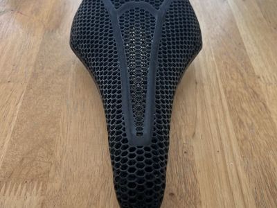 Fizik Vento Argo 00 Adaptive Carbon Rails 140mm Saddle