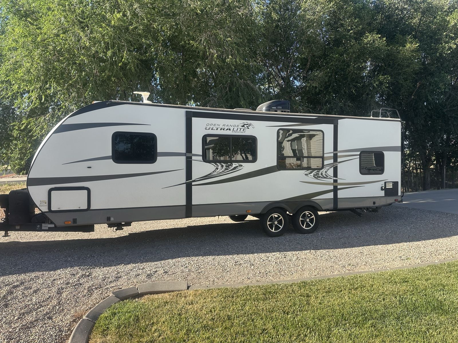 2017 Highland Ridge Open Range Ultra Lite 2704BH