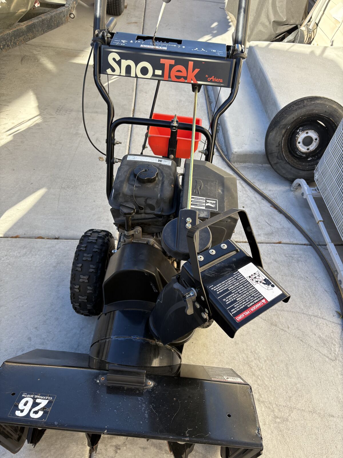 Sno-Tec by Ariens snow blower ( 2 stage 9.5hp electric start )
