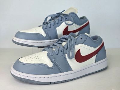 Jordan 1 low Womens size 10.5