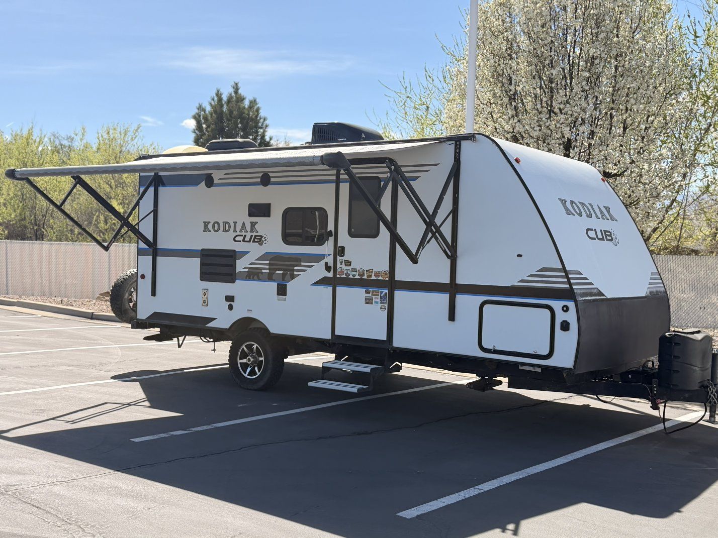 2019 Kodiak cub 18ft with slide out