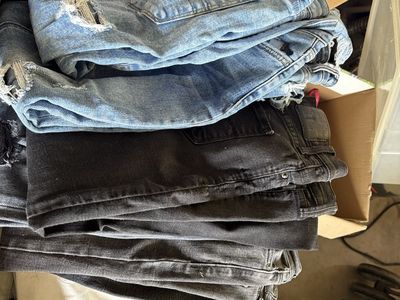American Eagle women’s Levi’s size 4