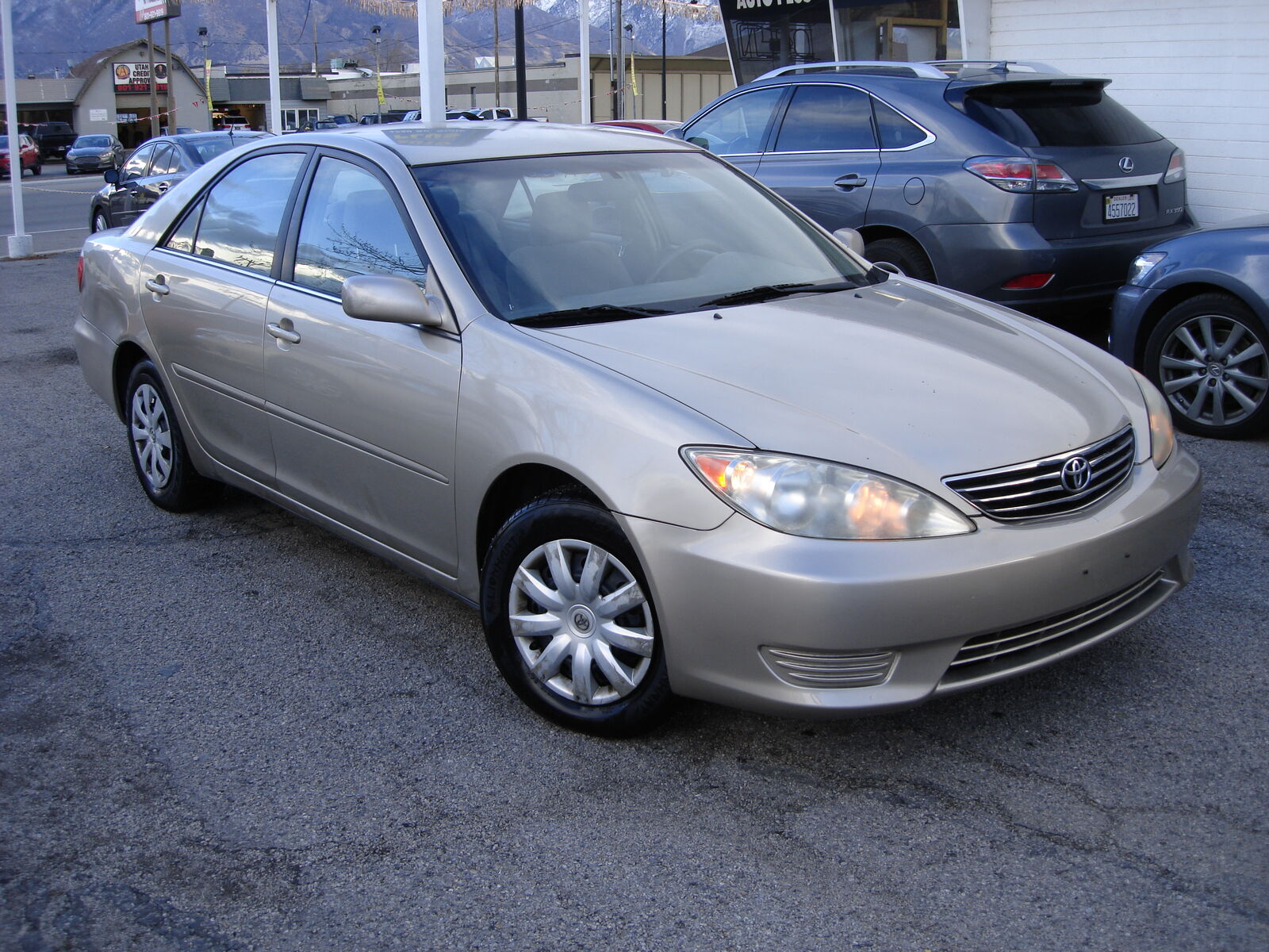 2005 TOYOTA CAMRY LE