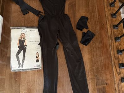 Leg Avenue SWAT knockout costume size medium cop outfit no walkie talkie