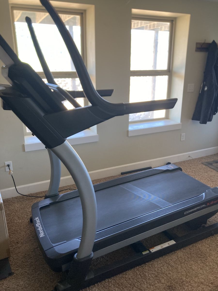 NordicTrack Commercial X32i Incline Treadmill