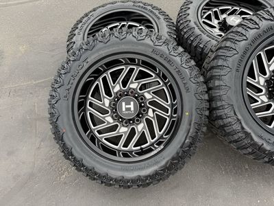 20x10 Hostile H116 8 Lug 8x180 33” Patriot R/T 285/60R20 33x11x20 GMC Chevy 2500 3500