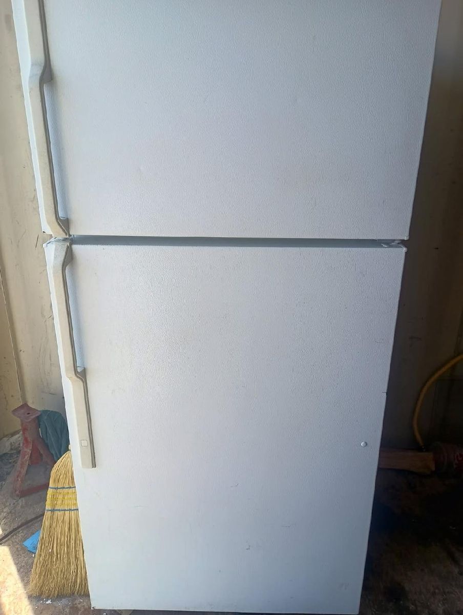 hotpoint refrigerator top freezer