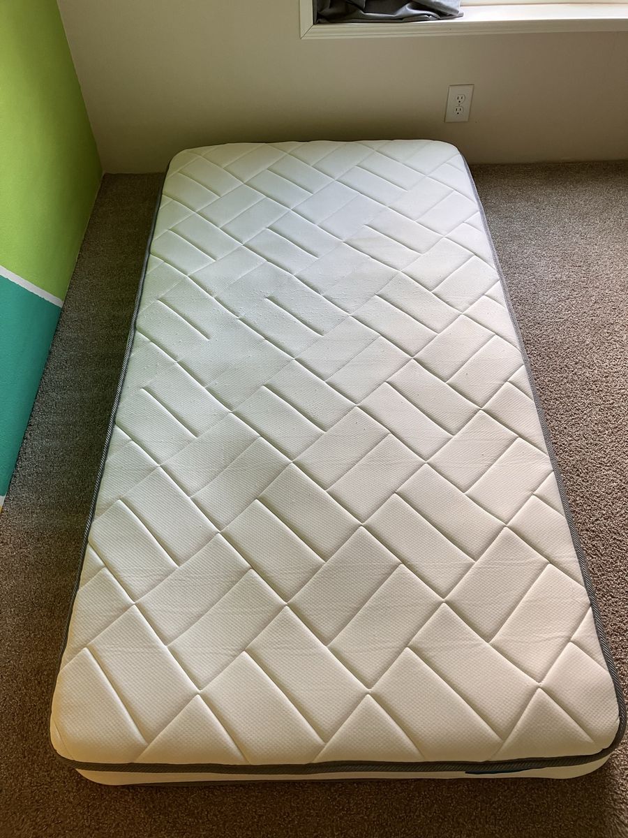 Twin mattress