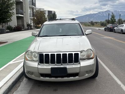 Jeep Grand Cherokee Limited Hemi SUV - Silver