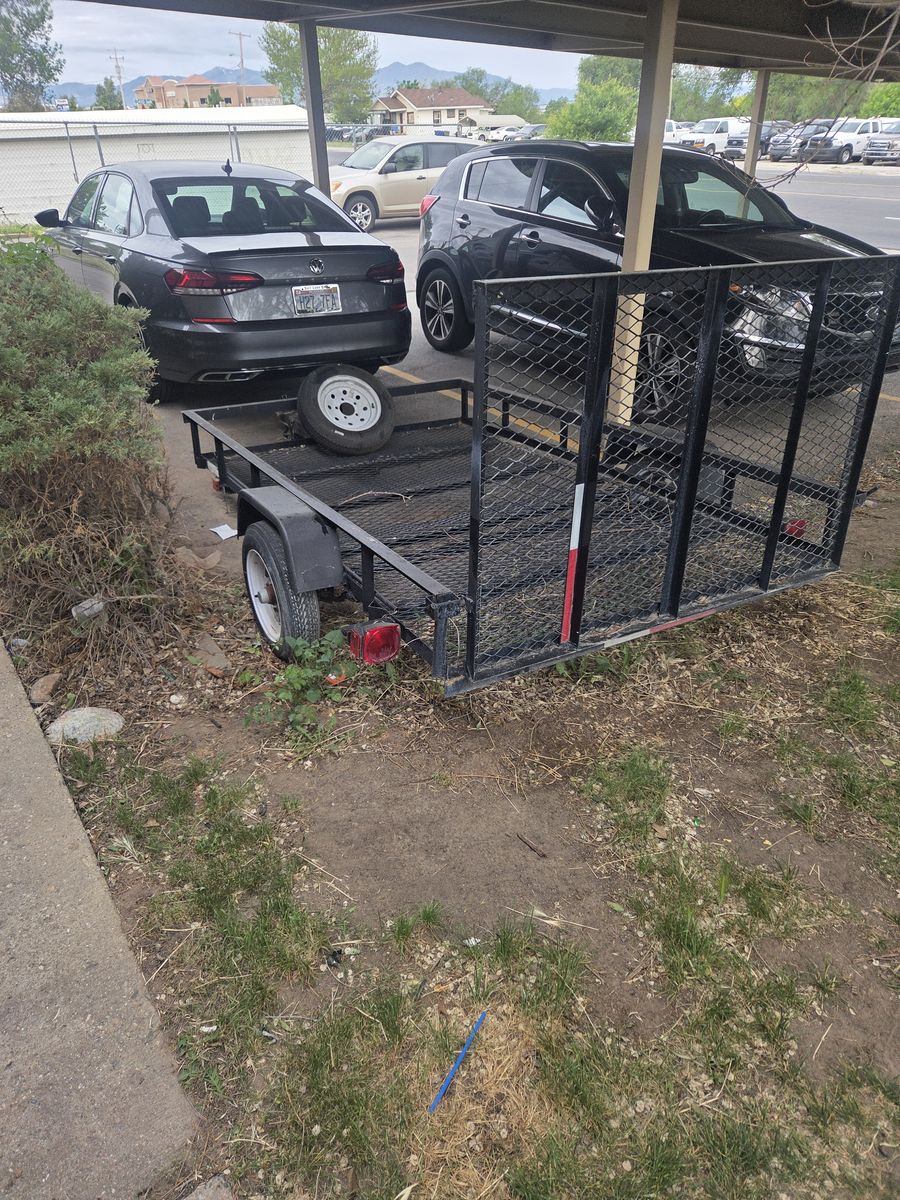 5'x8' mesh trailer