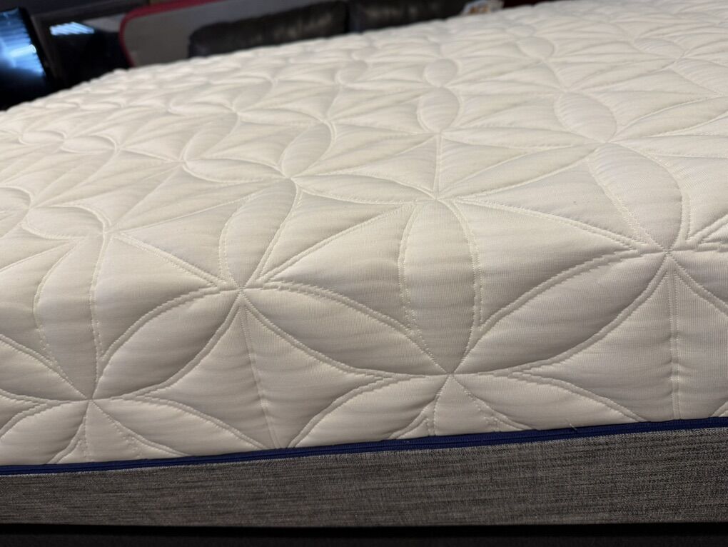 Mattress firm queen Mattress! Only $200