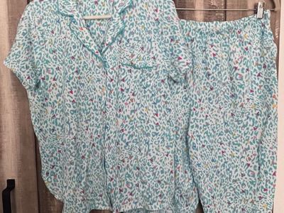 Cuddl Duds Blue Animal Print Heart Short Sleeve Button Up Pajama Set, Medium