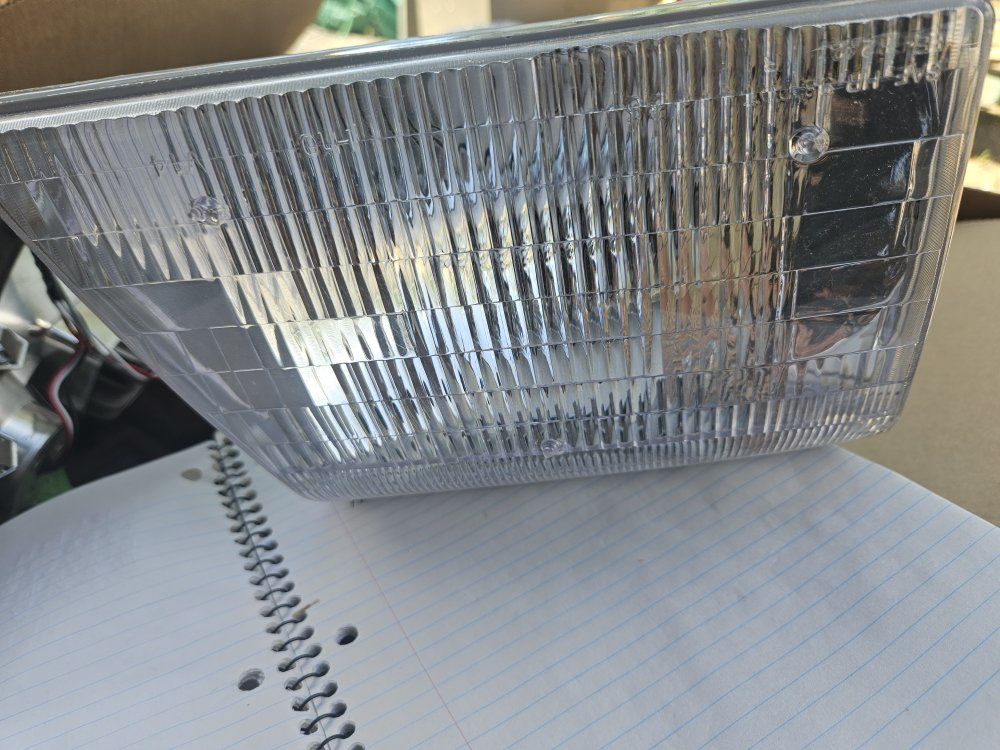 Unbranded Ford Ranger Headlight 1993-2000 R