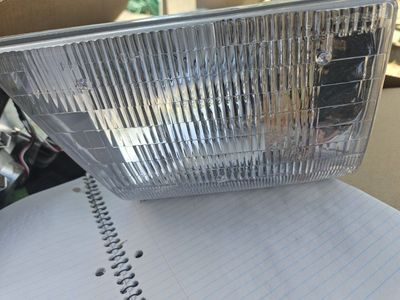 Unbranded Ford Ranger Headlight 1993-2000 R