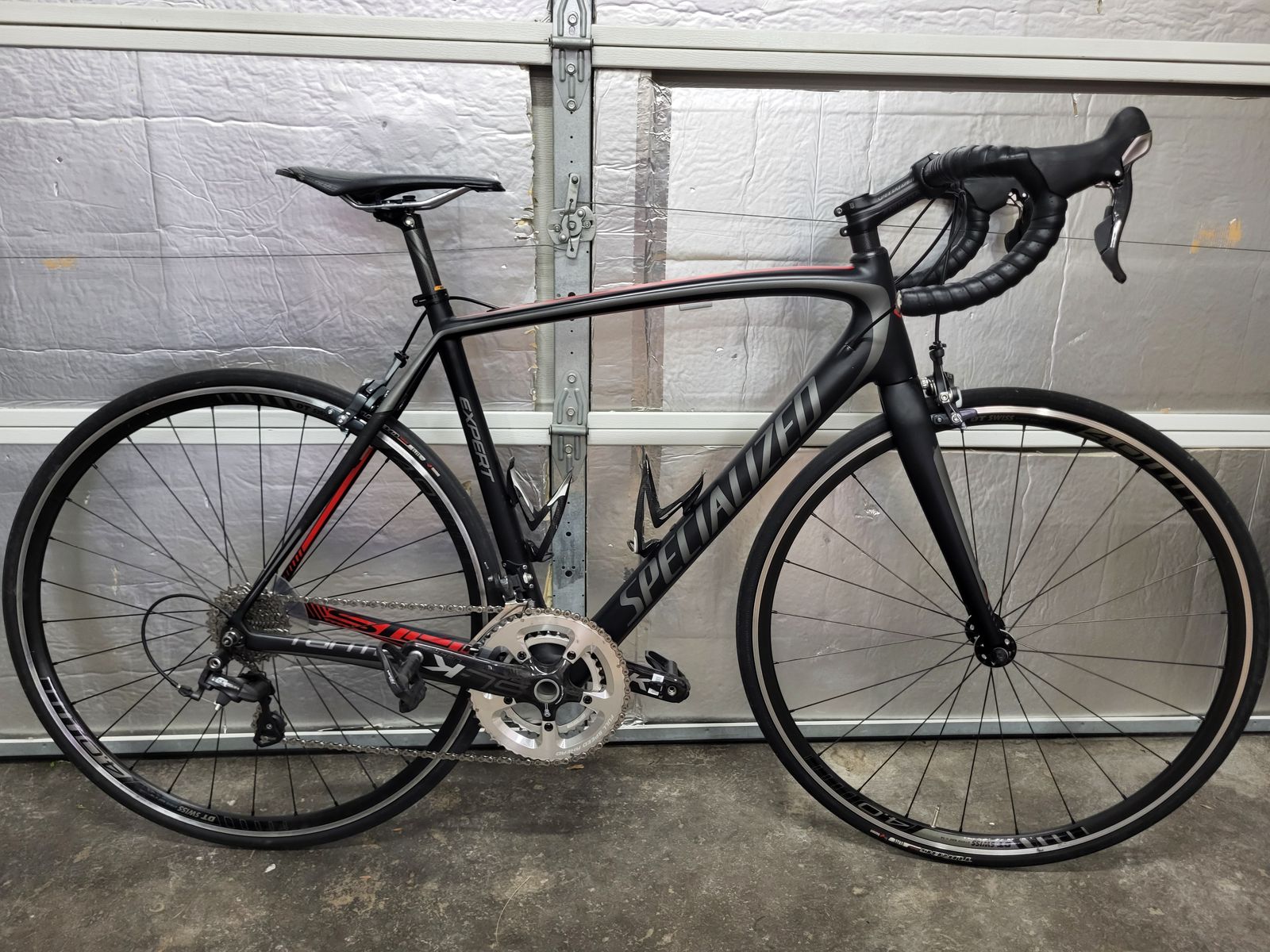 Specialized Tarmac fully carbon fiber road bike
