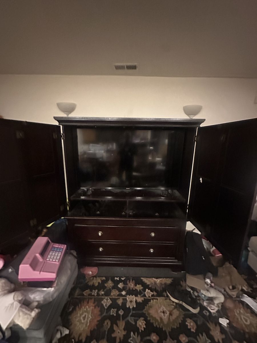 Main image 3