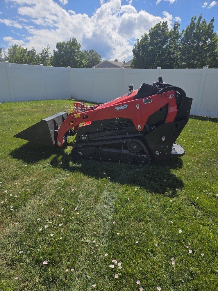 2026 SDLOOL SL-V1000 Mini skid steer loader.