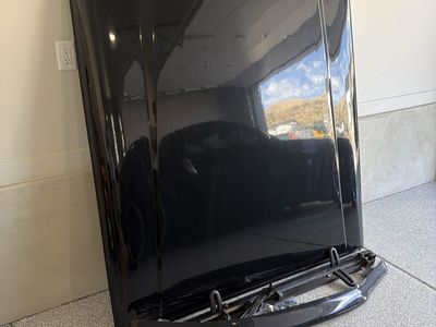 Locking Tonneau Bed Cover (with mounting hardware)