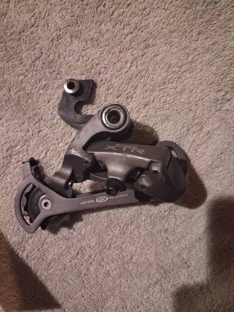 Shimano XTR RD-M952 rear derailleur