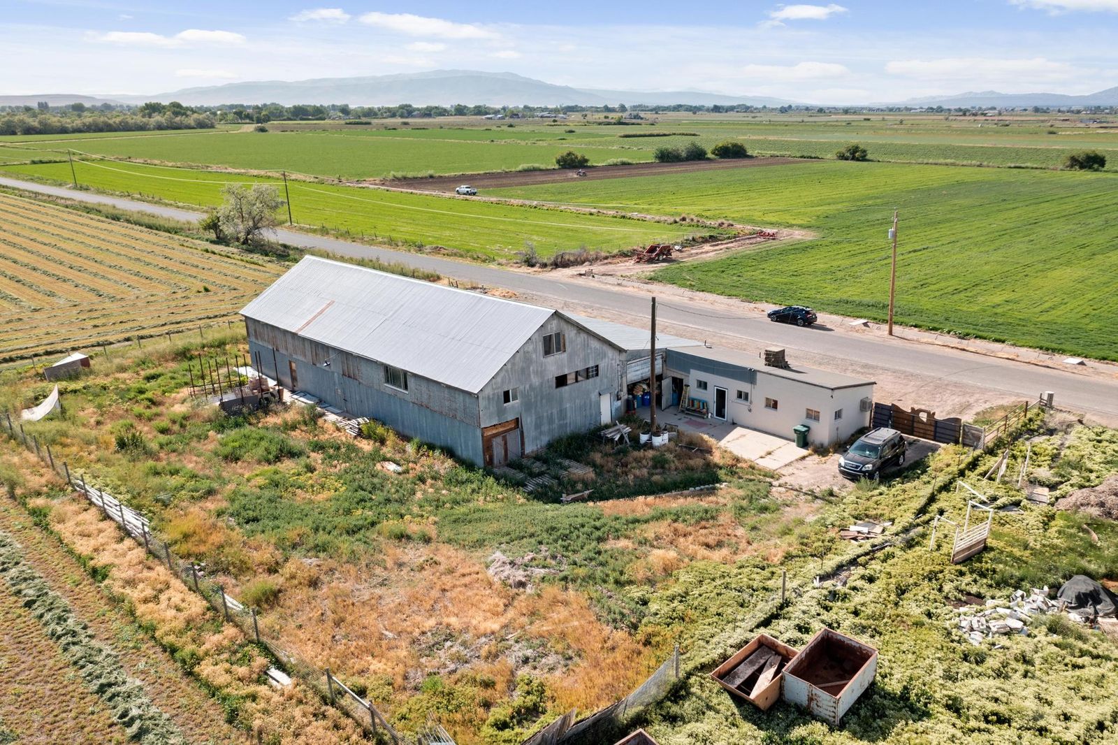 Warehouse-Type Building 6300sf
