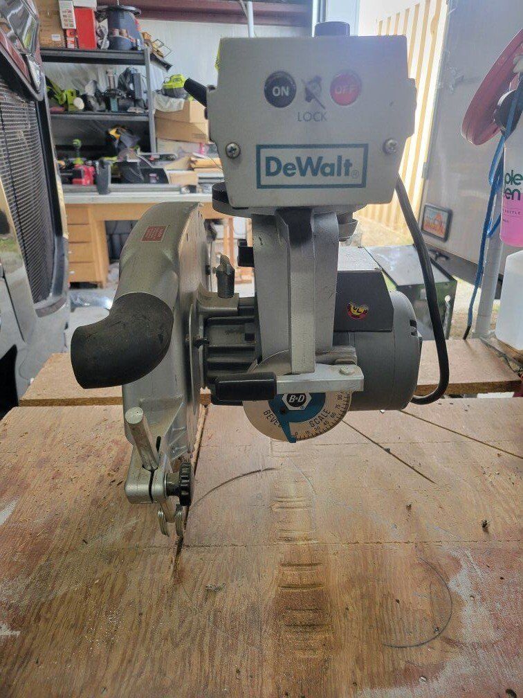 DeWalt 780 radial arm saw