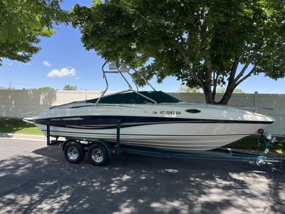 Rinker 232 in incredible condition 7.4 liter big block