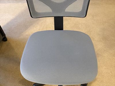 Grey Mesh Task Chair with Rolling Base and Adjustable Height