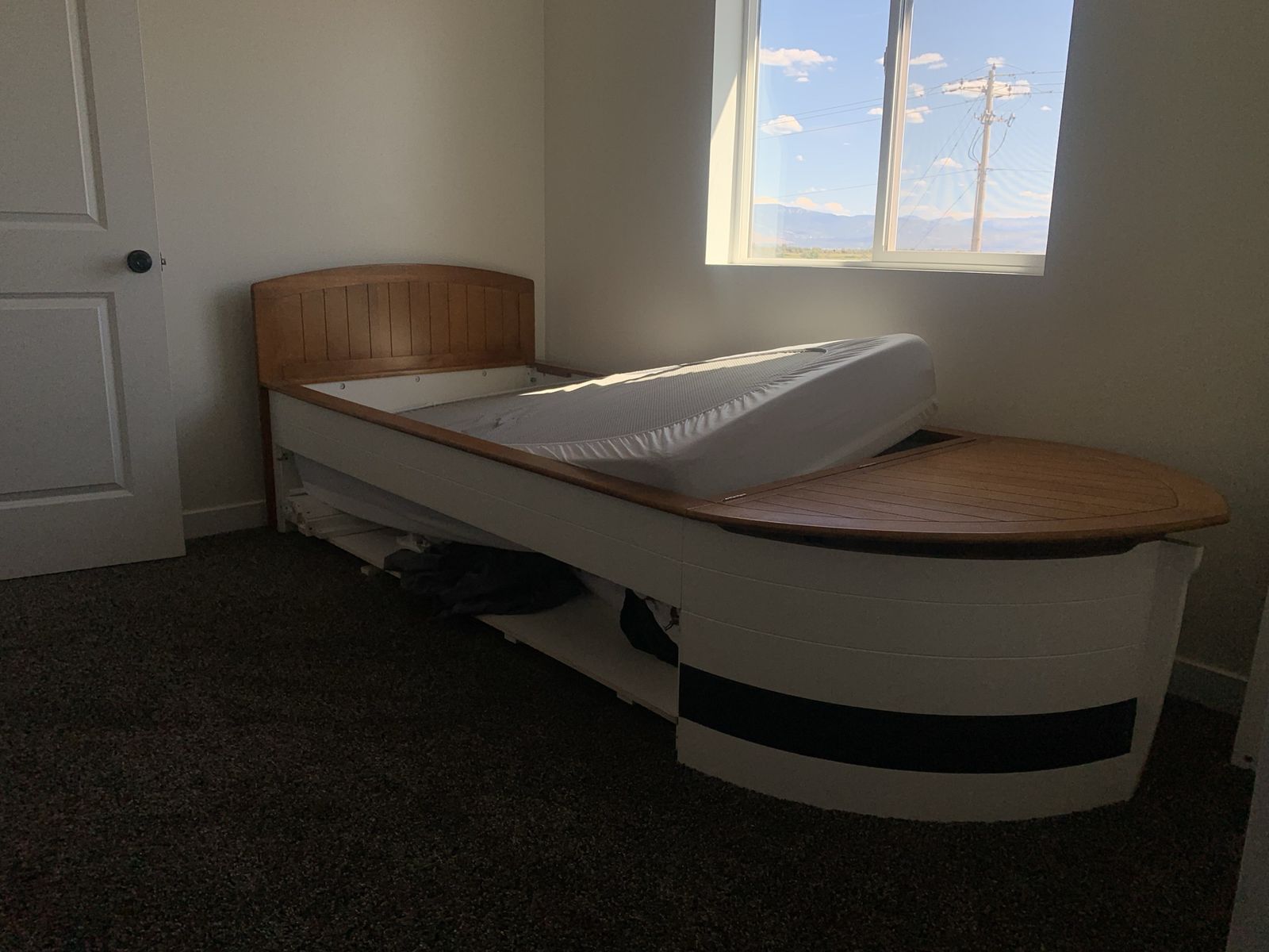 Main image 6