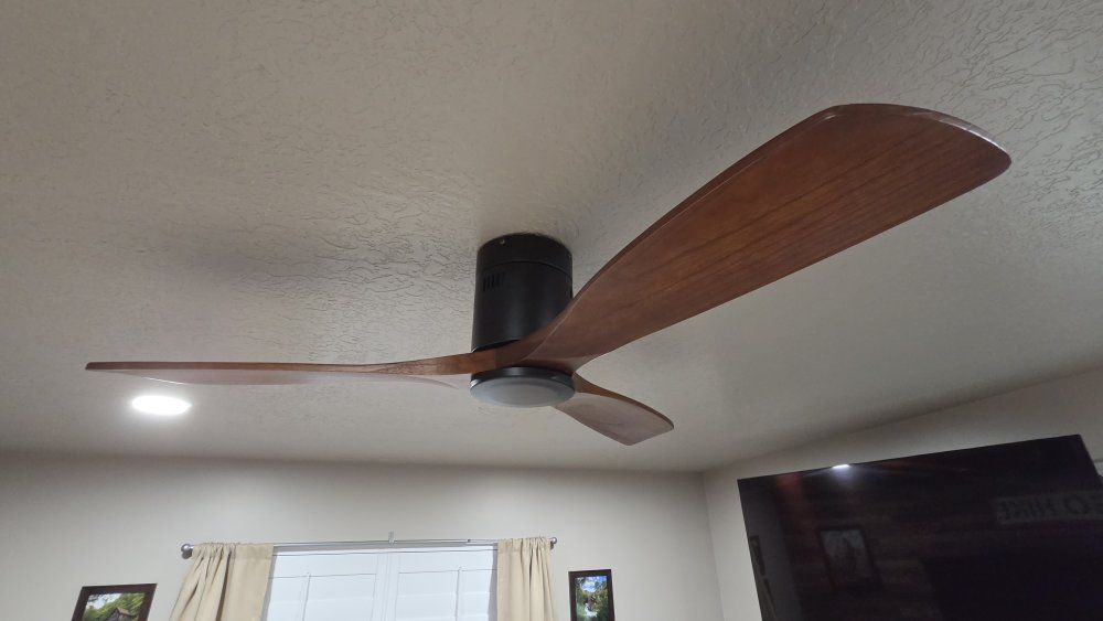 Modern 3-Blade Ceiling Fan with Remote Control - Wood Finish