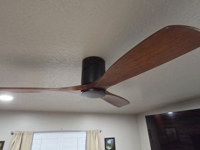 Modern 3-Blade Ceiling Fan with Remote Control - Wood Finish