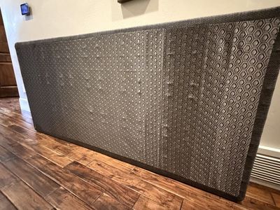 Beautyrest split king Mattress Box Spring Foundation - Dark Gray Geometric Pattern