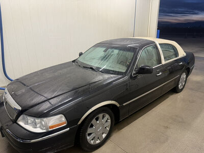 2003 Lincoln Town Car Cartier Premium