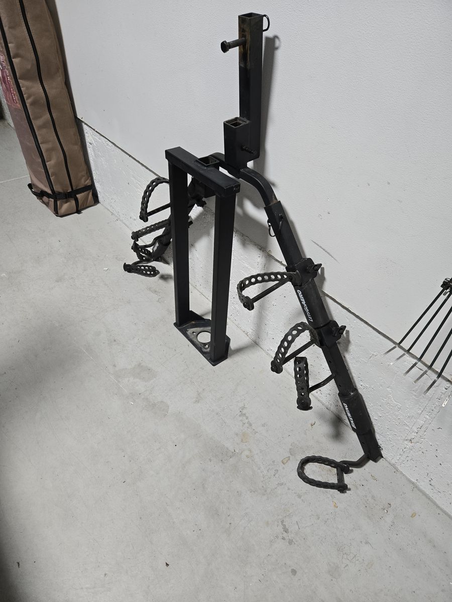 Lippert BikeWing Let Go Areo Jack-It Bike Carrier System. NEW never used but was on the RV for over 1 year.