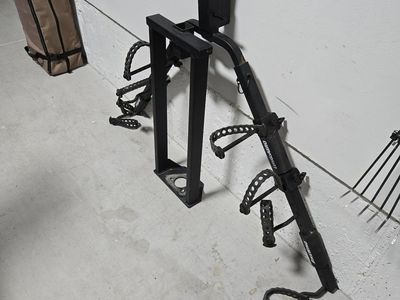 Lippert BikeWing Let Go Areo Jack-It Bike Carrier System. NEW never used but was on the RV for over 1 year.