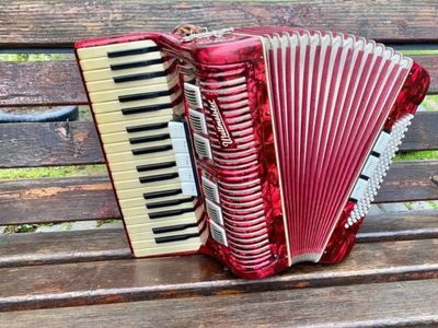 Weltmeister Piano Accordion 96 Bass buttons