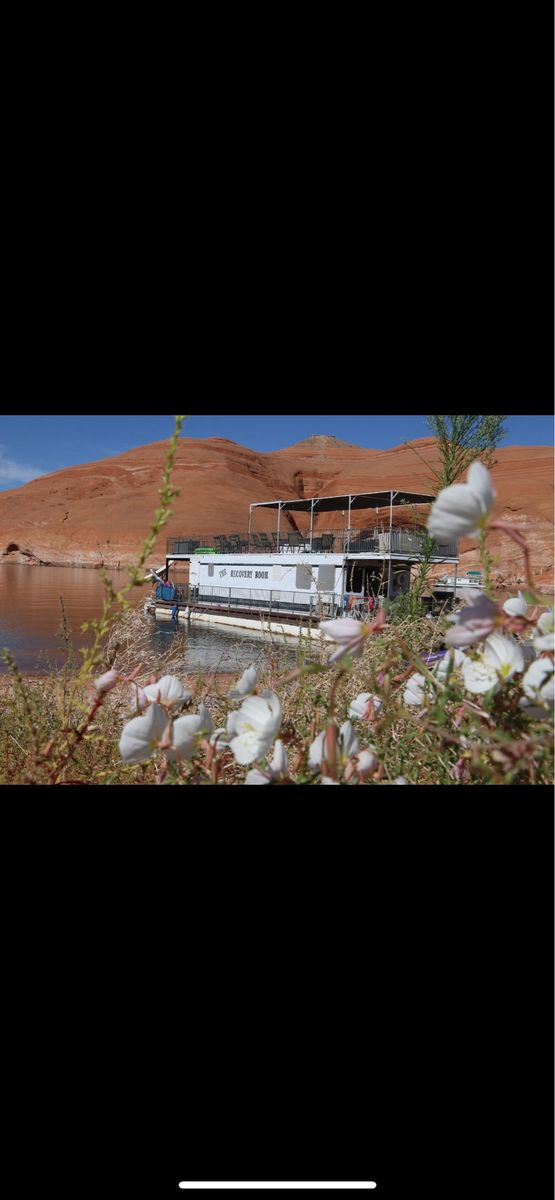 Houseboat for Lake Powell Adventures - "The Recovery Room” with Slide, Grill & More!